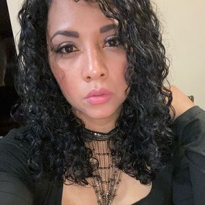 Meet your Posher, Ayeshia